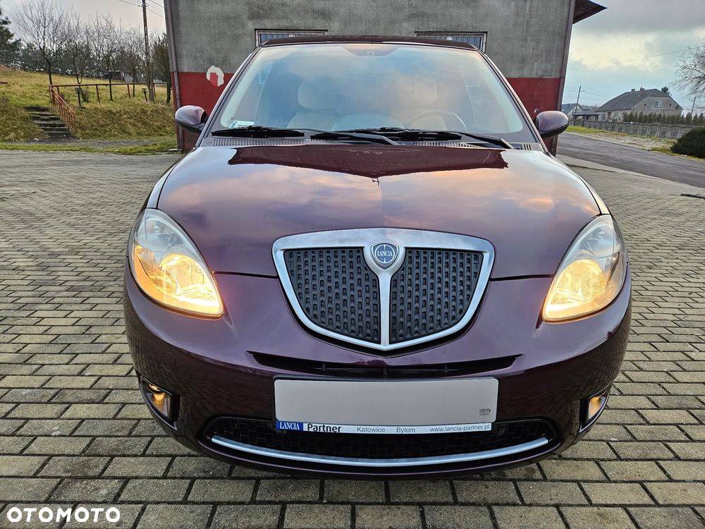 Lancia Ypsilon 1.4 8V Platino (4 os.) - 3
