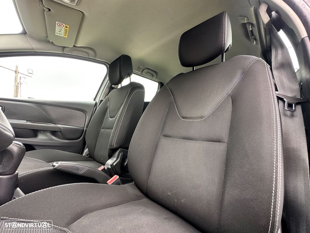 Renault Clio Sport Tourer 1.5 dCi - 8
