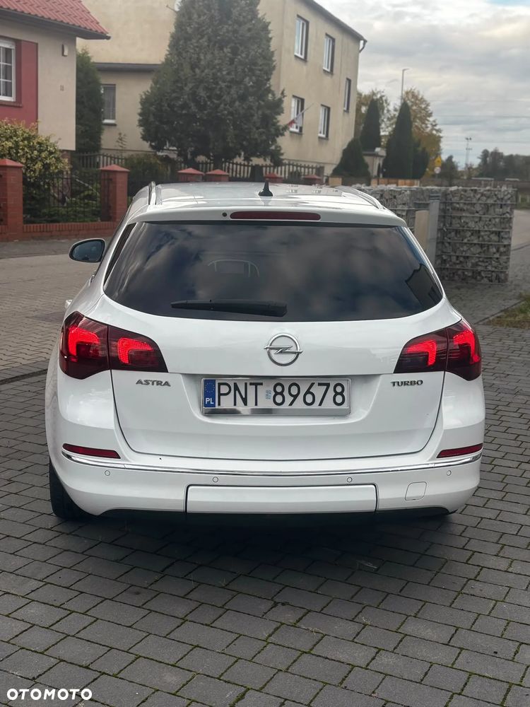 Opel Astra 1.6 Turbo - 13
