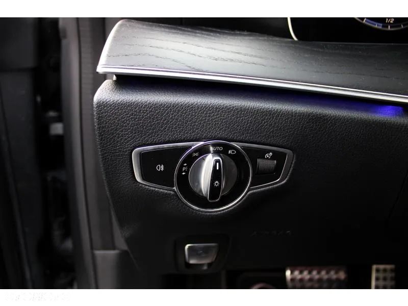 Mercedes-Benz Klasa E 220 d Coupe 4-Matic 9G-TRONIC - 18