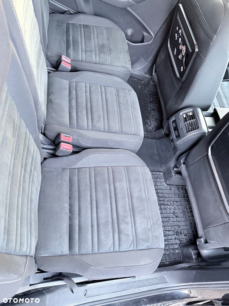 Volkswagen Touran - 23