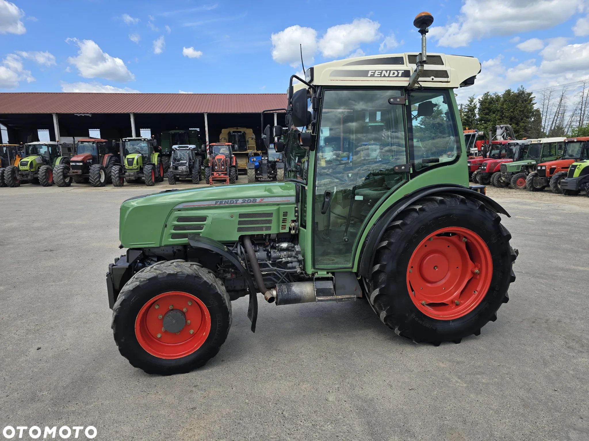 Fendt 208F - 1