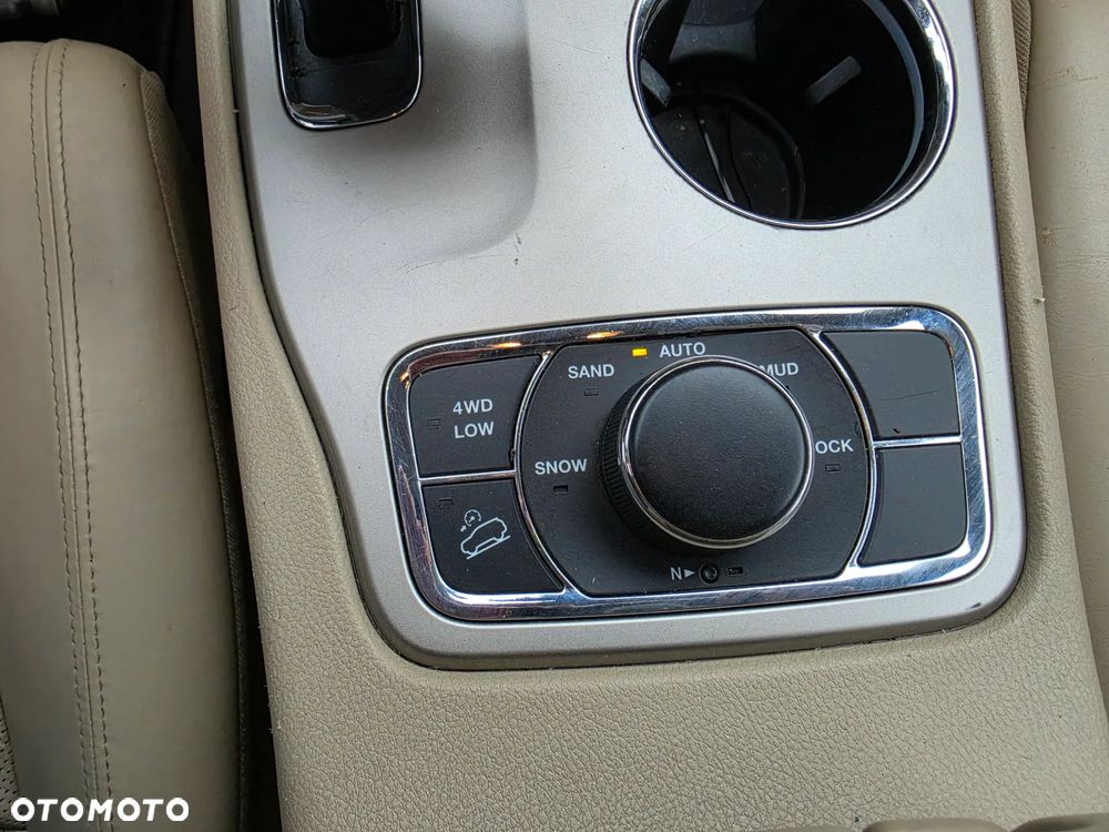 Jeep Grand Cherokee - 21