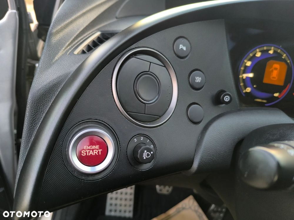 Honda Civic 1.4 i-VTEC Sport - 33