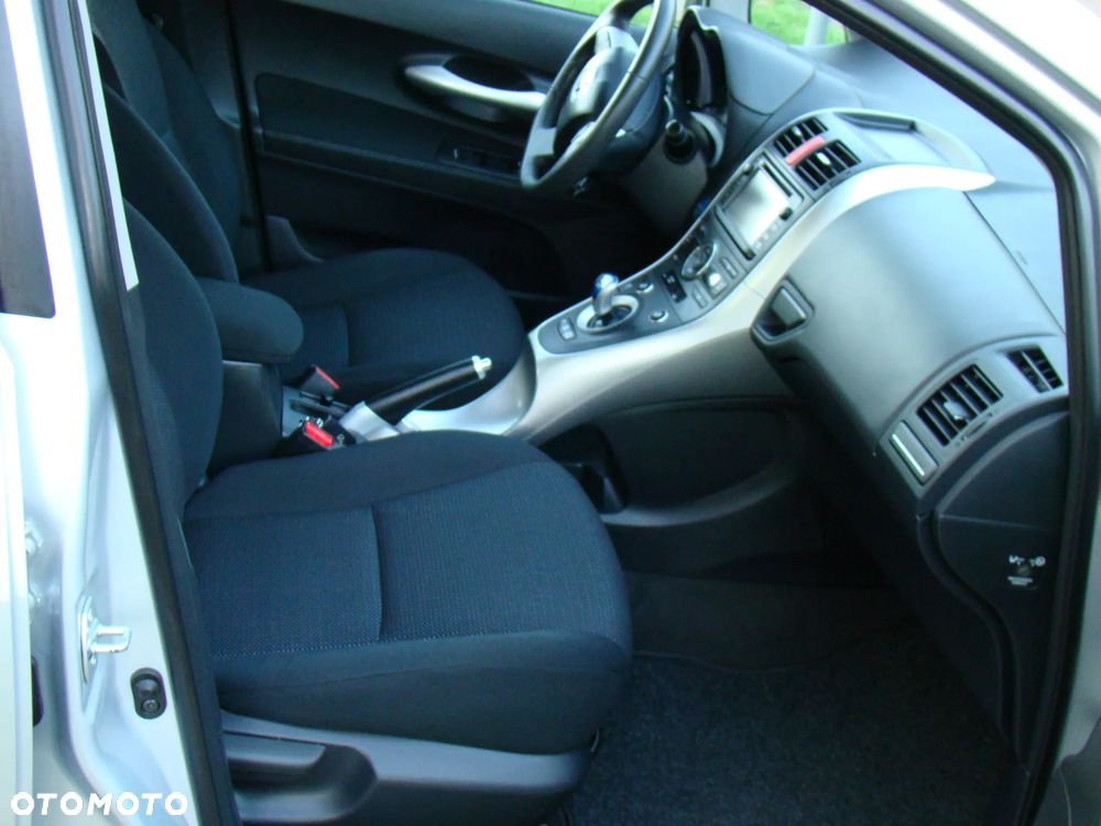 Toyota Auris 1.8 HSD Luna - 24