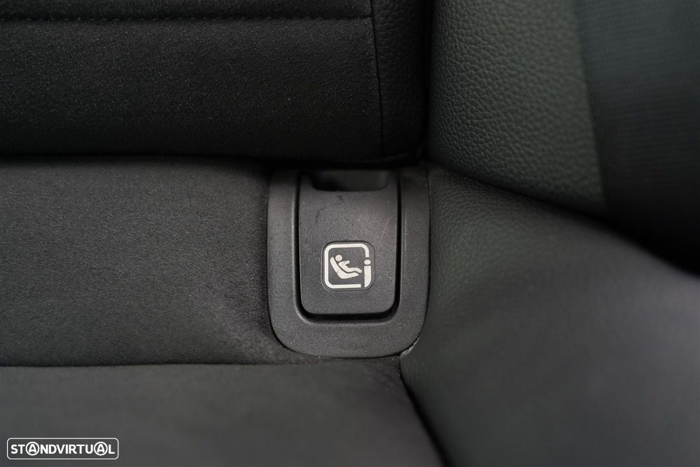 Mercedes-Benz E 220 d AMG Line - 16