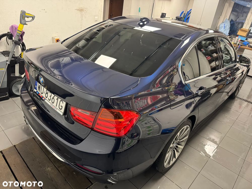 BMW Seria 3 325d Luxury Line - 6