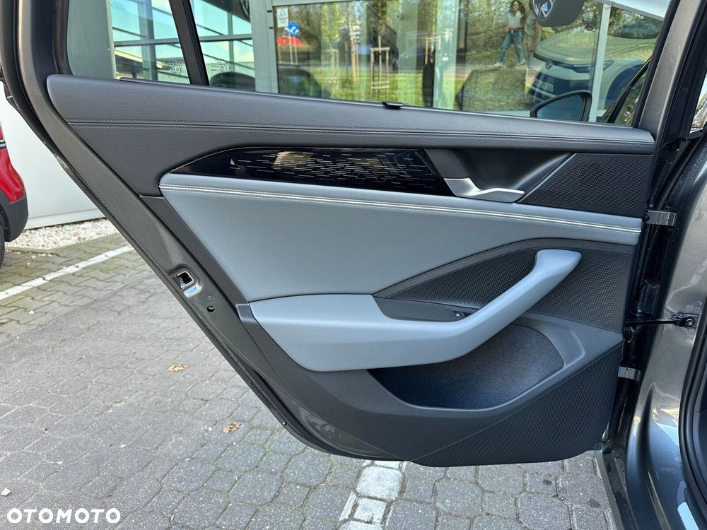 Volkswagen Passat Variant 1.5 TSI ACT mHEV Elegance DSG - 13