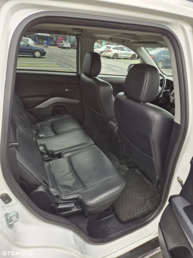 Mitsubishi Outlander - 24
