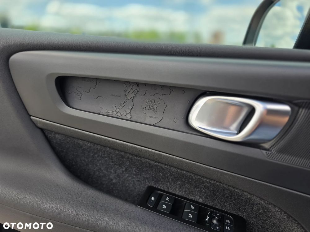 Volvo XC 40 T3 Momentum Pro - 17
