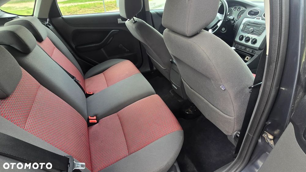 Ford Focus 1.6 16V Ambiente - 13