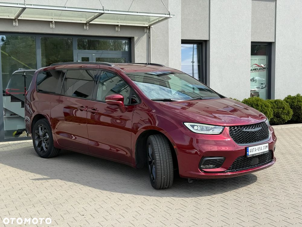 Chrysler Pacifica - 4