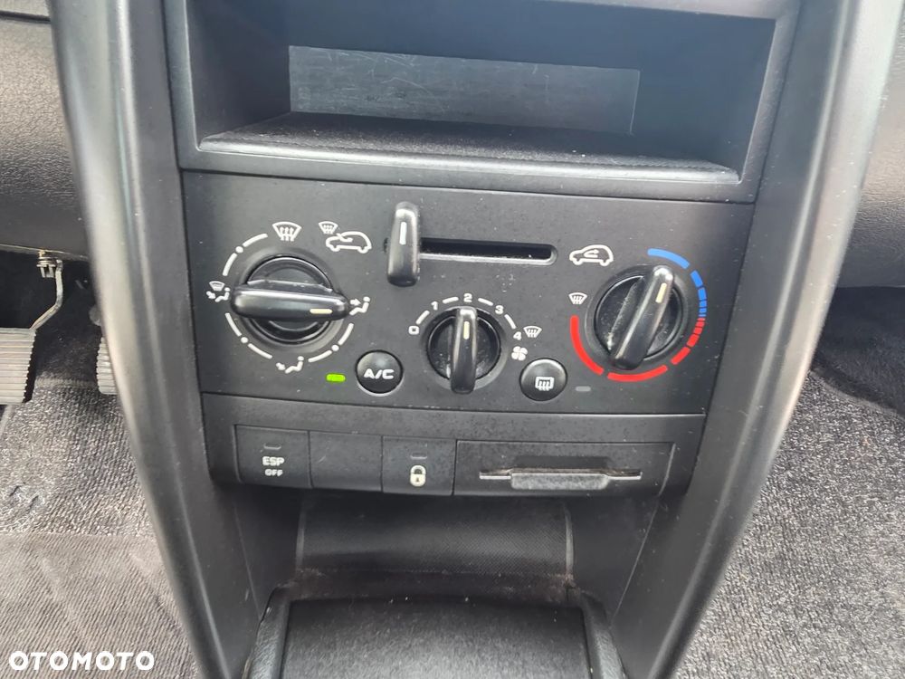 Peugeot 207 90 Filou - 29