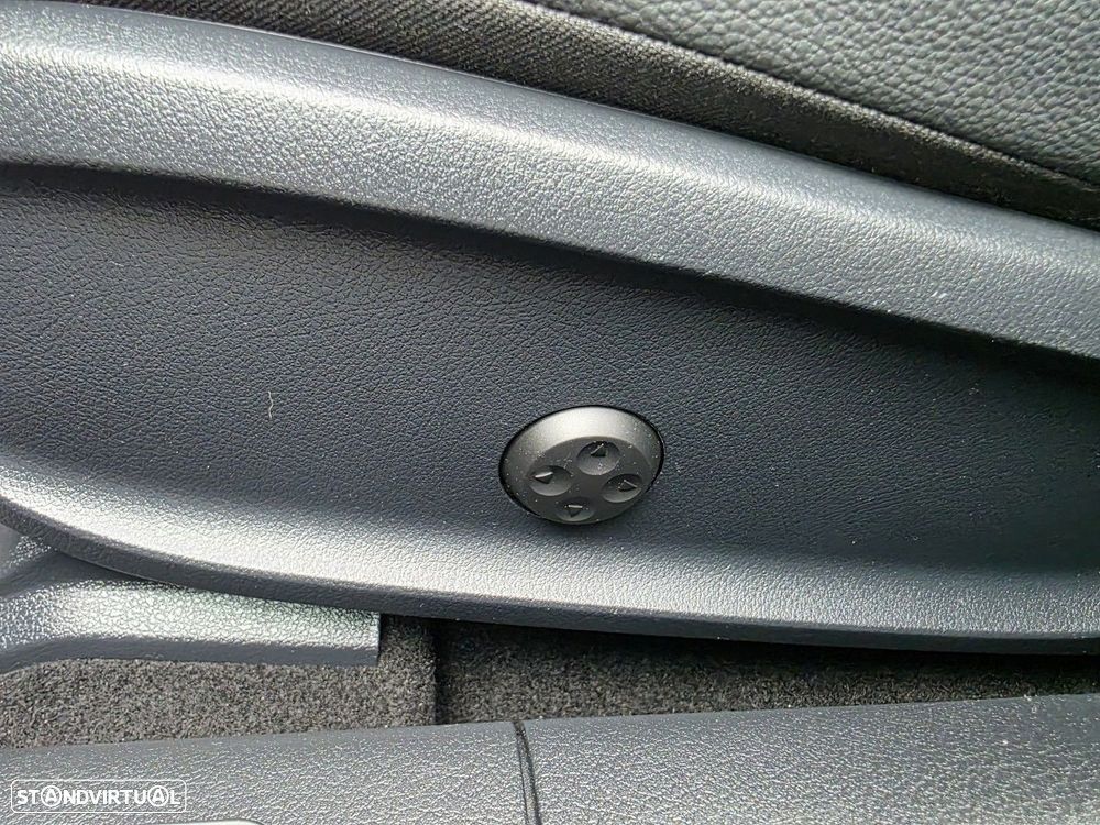 Mercedes-Benz CLA 200 d 4Matic 8G-DCT AMG Line - 44