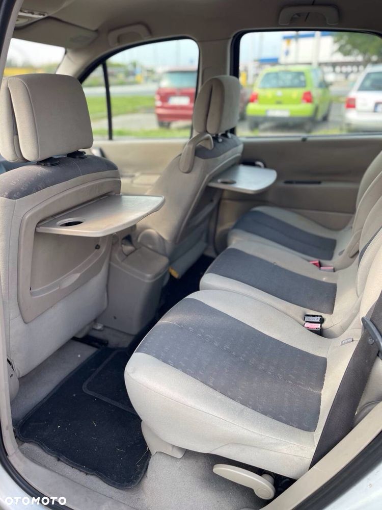Renault Scenic - 8