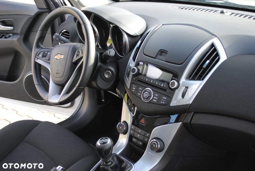 Chevrolet Cruze 1.8 LT - 23