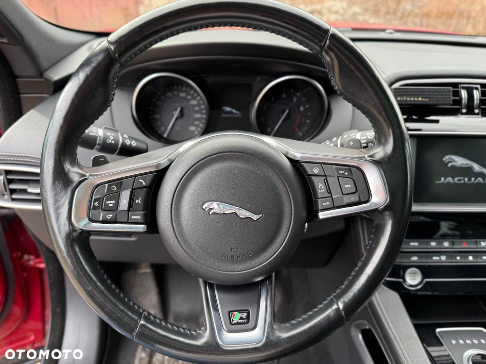 Jaguar F-Pace 3.0 V6 AWD R-Sport - 19