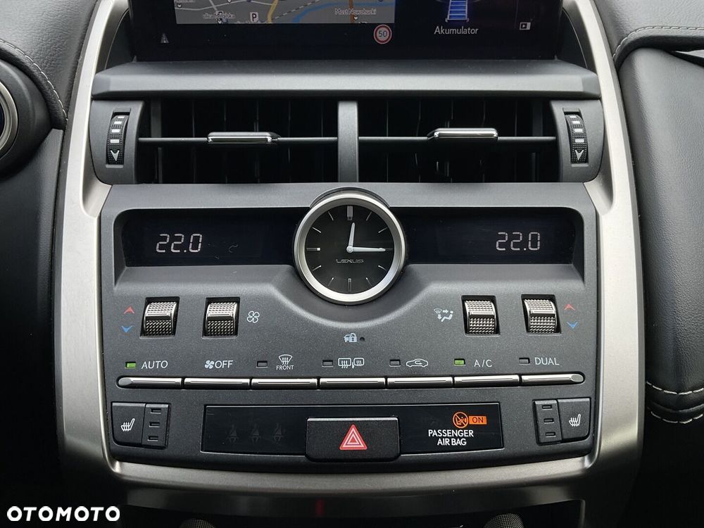 Lexus NX 300h Business Edition AWD - 24