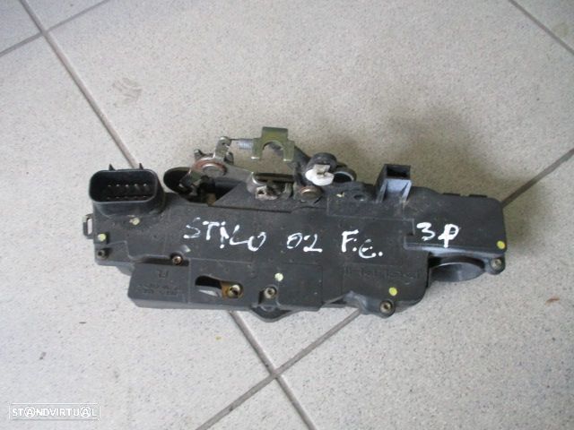 Fecho 46786798 FIAT STILO 2002 FE 10 PINOS FIAT STILO VAN 2004 1.9JTD 120CV 3P CINZA FE 10 PINOS - 1