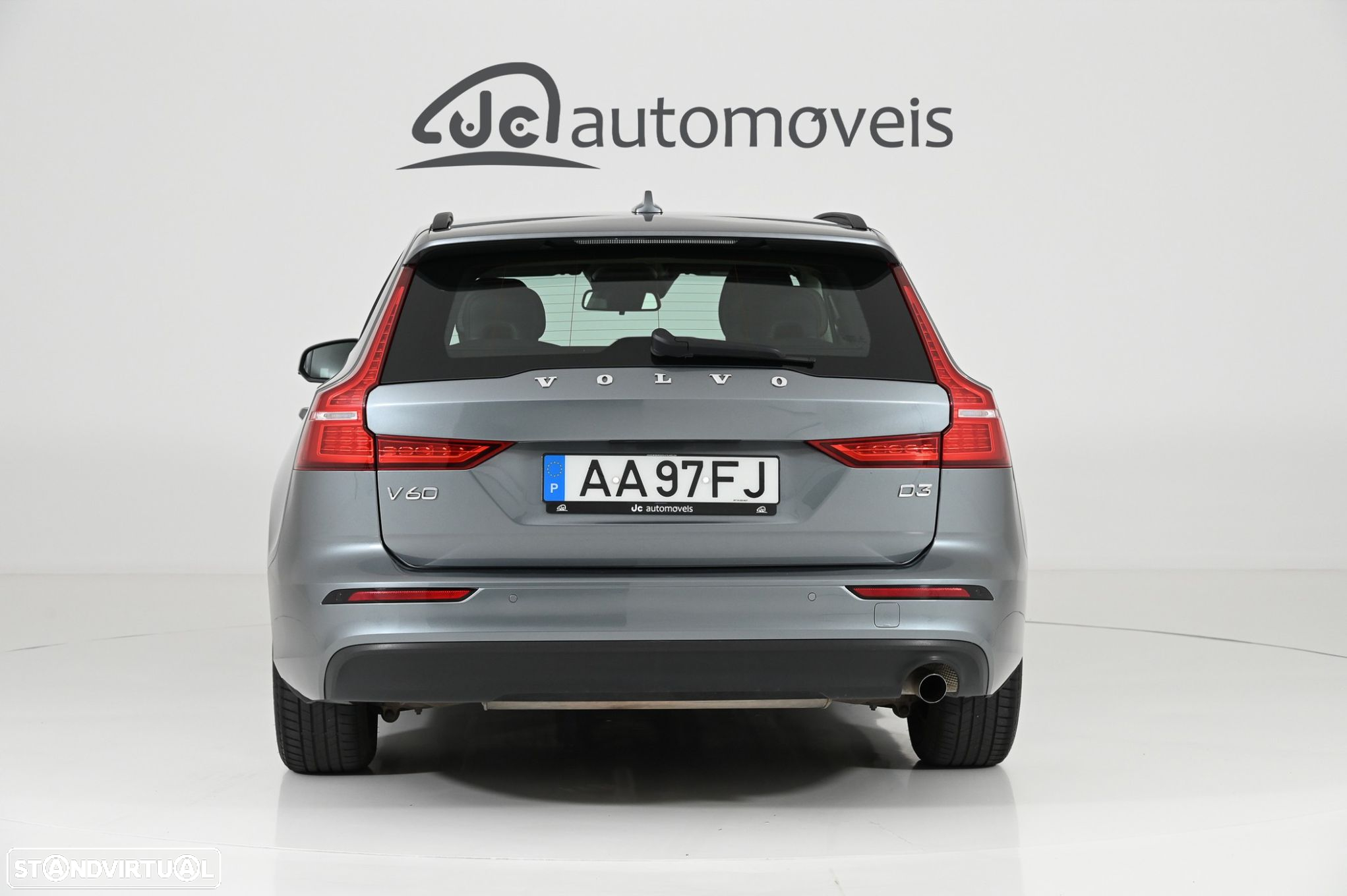Volvo V60 2.0 D3 Momentum Geartronic - 8