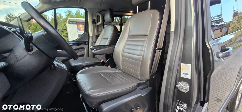Ford Tourneo Custom - 30