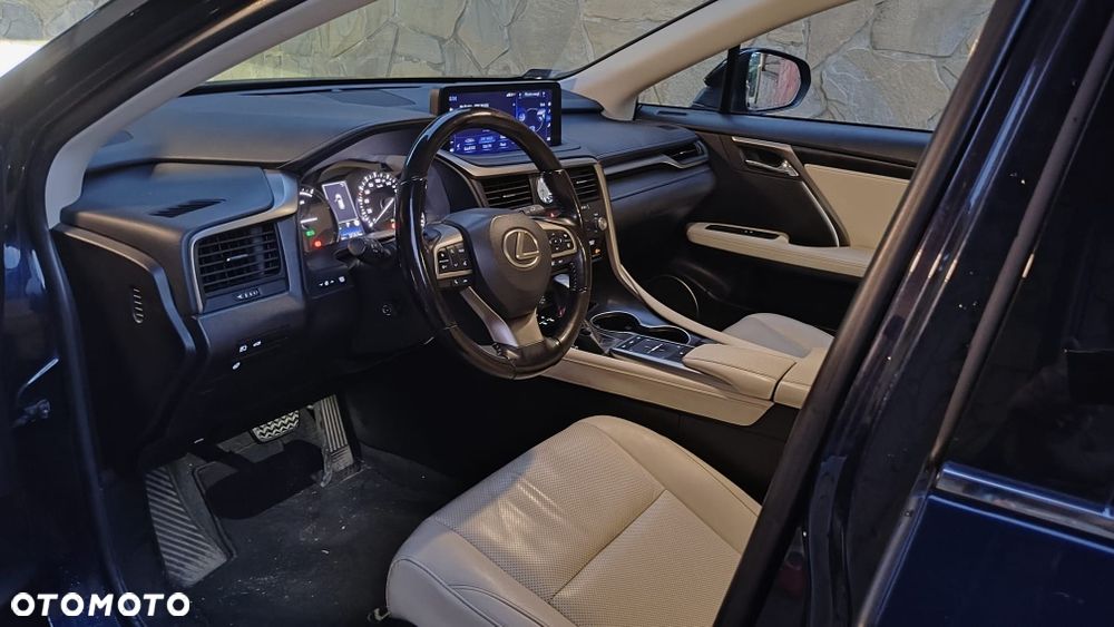 Lexus RX - 8