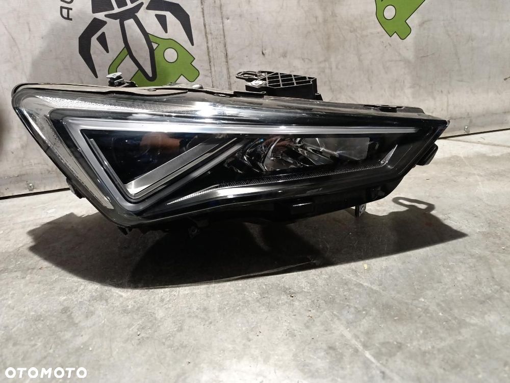 CUPRA FORMENTOR LAMPA PRAWA PRZÓD 5FG941008H - 2