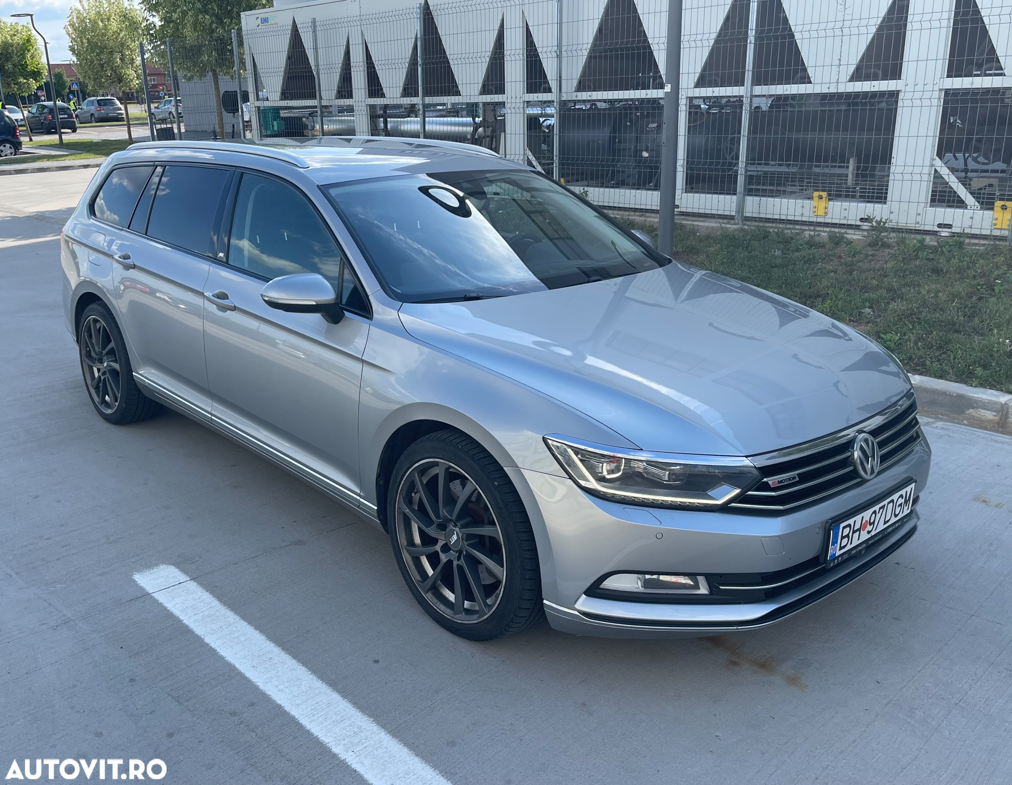 Volkswagen Passat Variant 2.0 TDI DSG 4Motion Highline - 2