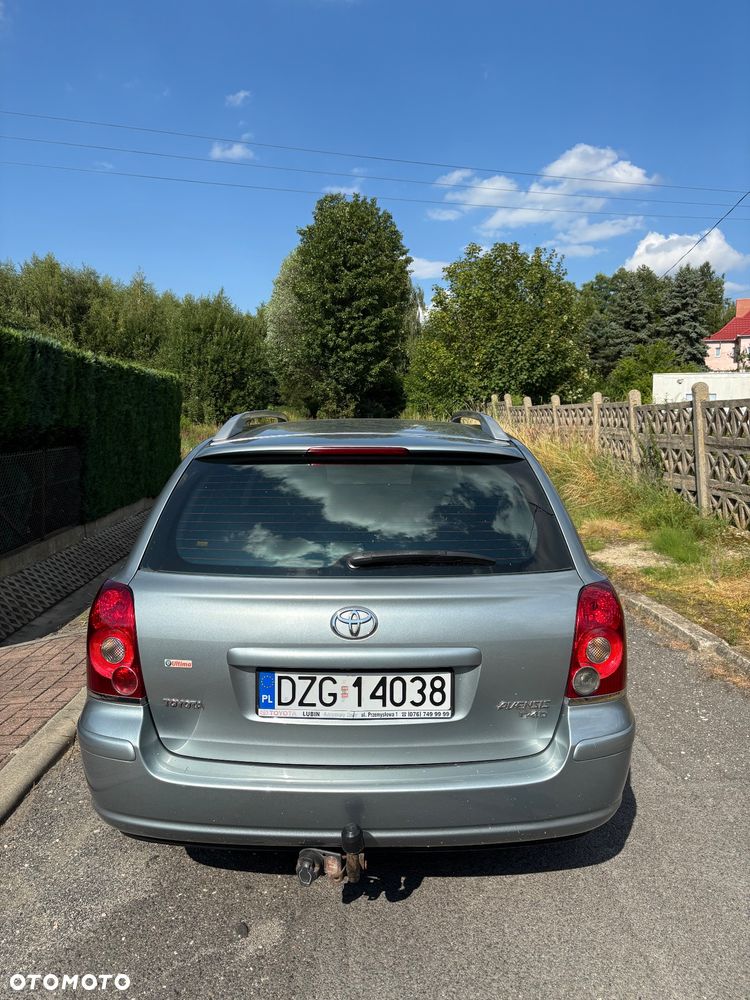 Toyota Avensis 2.0 D-4D Luna - 4