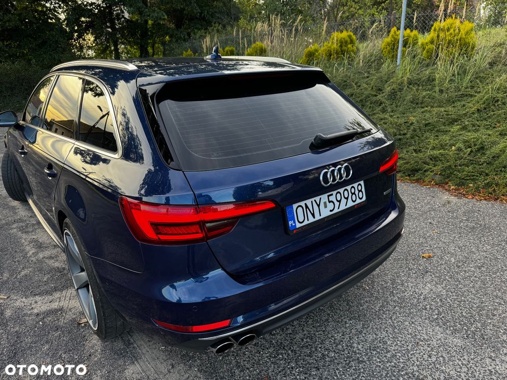 Audi A4 - 24