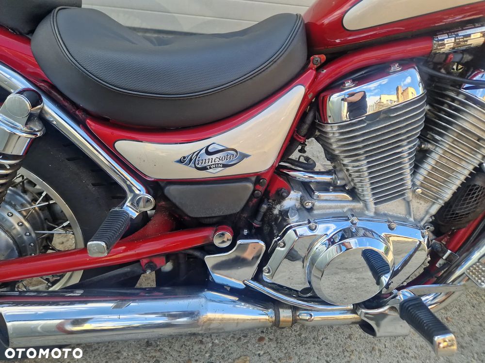Suzuki Intruder - 17