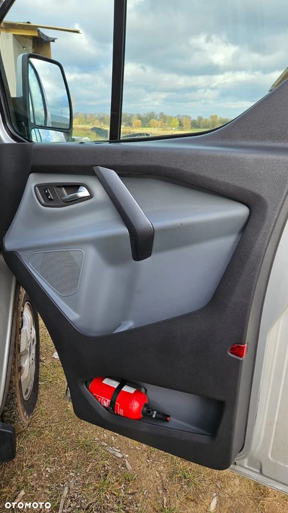 Ford transit Tourneo Custom - 5