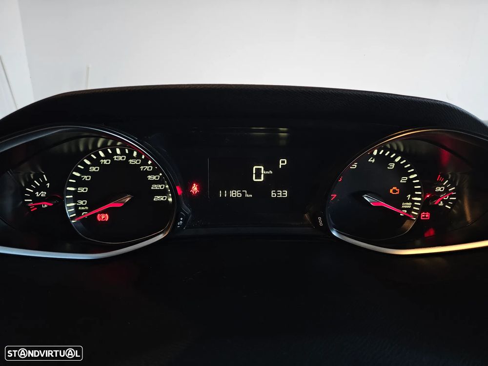 Peugeot 308 1.2 PureTech Allure EAT6 - 27