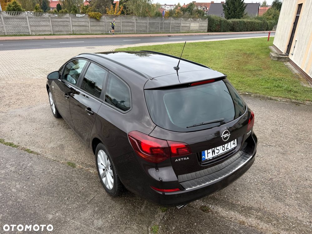 Opel Astra 1.4 Turbo 150 Jahre - 13