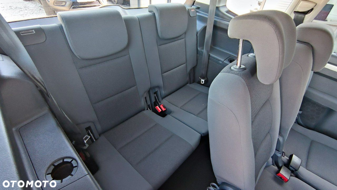 Volkswagen Touran - 30
