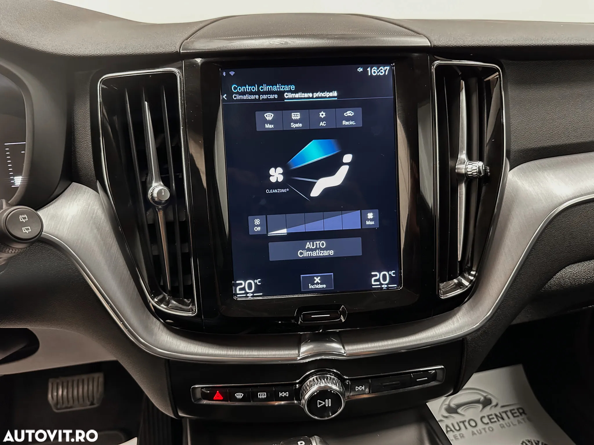 Volvo XC 60 D4 AWD Momentum - 27