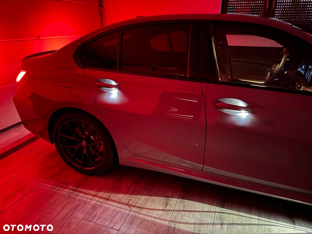 BMW Seria 3 330i xDrive M Sport sport - 16