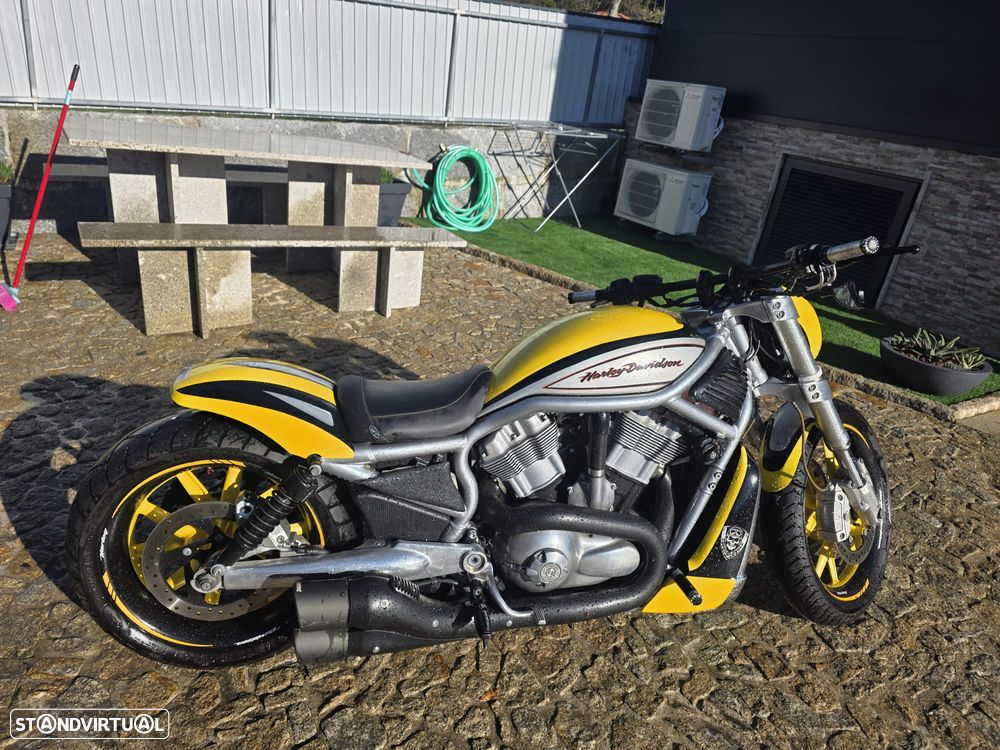 Harley-Davidson VRSCR V-ROD - 1