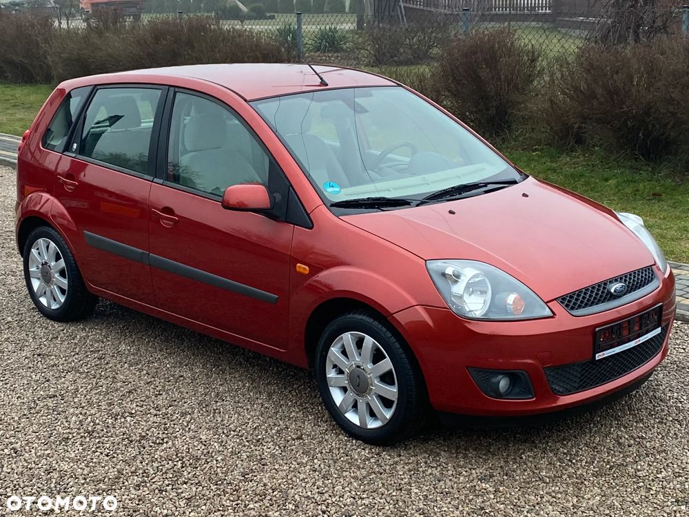 Ford Fiesta 1.4 Ghia - 14