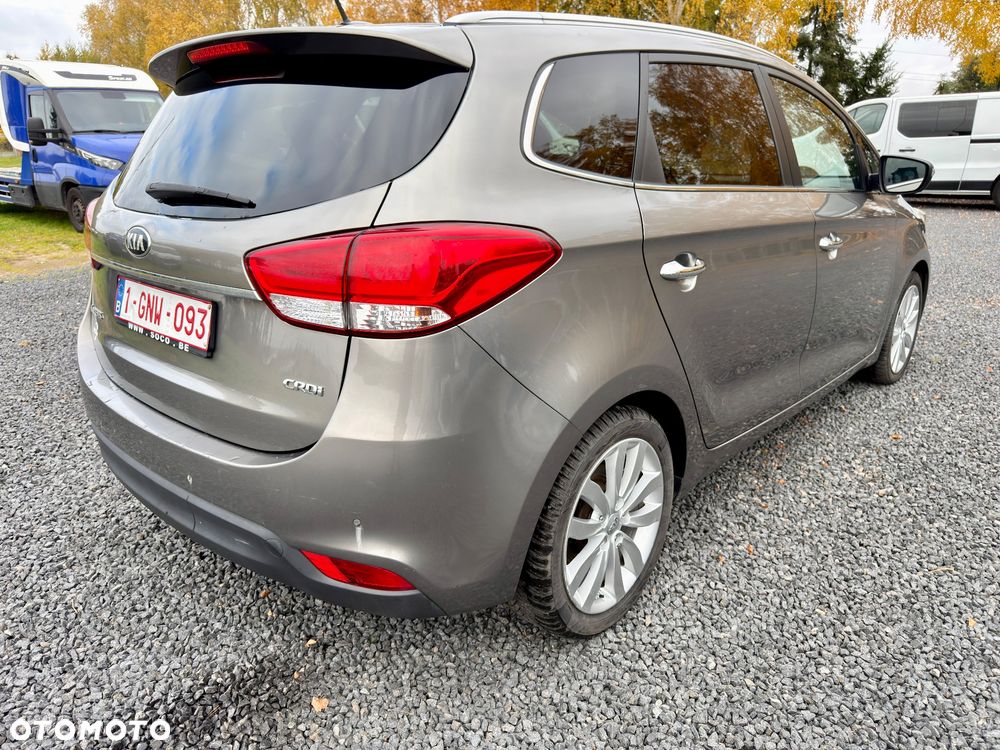 Kia Carens 2015 photo 4