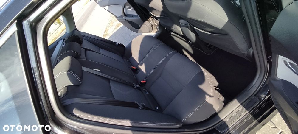 Toyota Avensis Touring Sports 1.8 Executive - 28