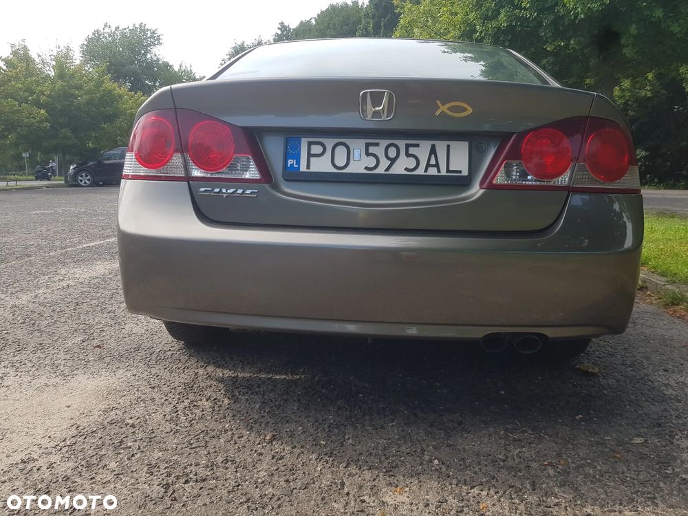 Honda Civic 1.8 Comfort - 11