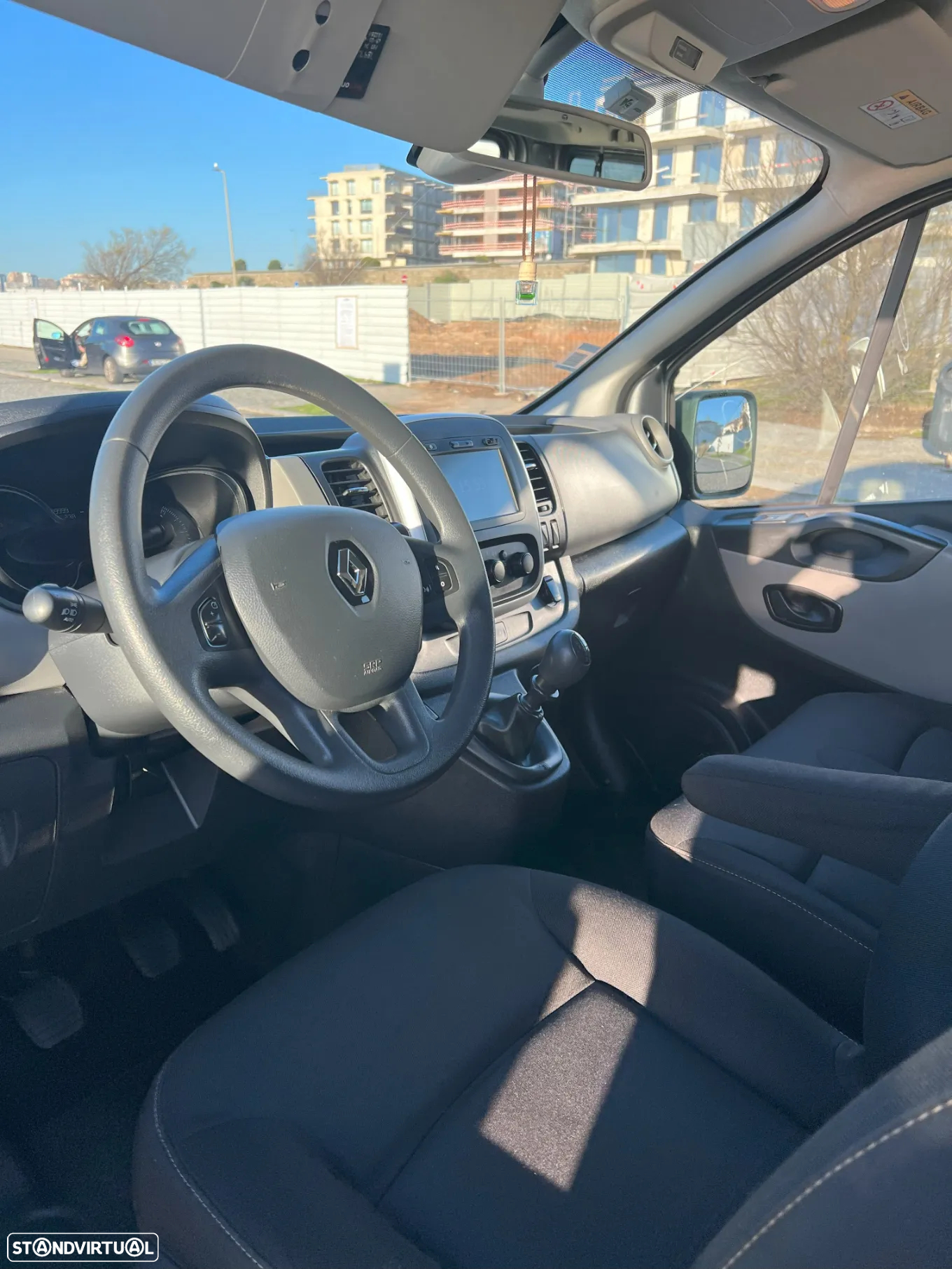 Renault Trafic 1.6 dCi L2H1 1.2T SS - 11
