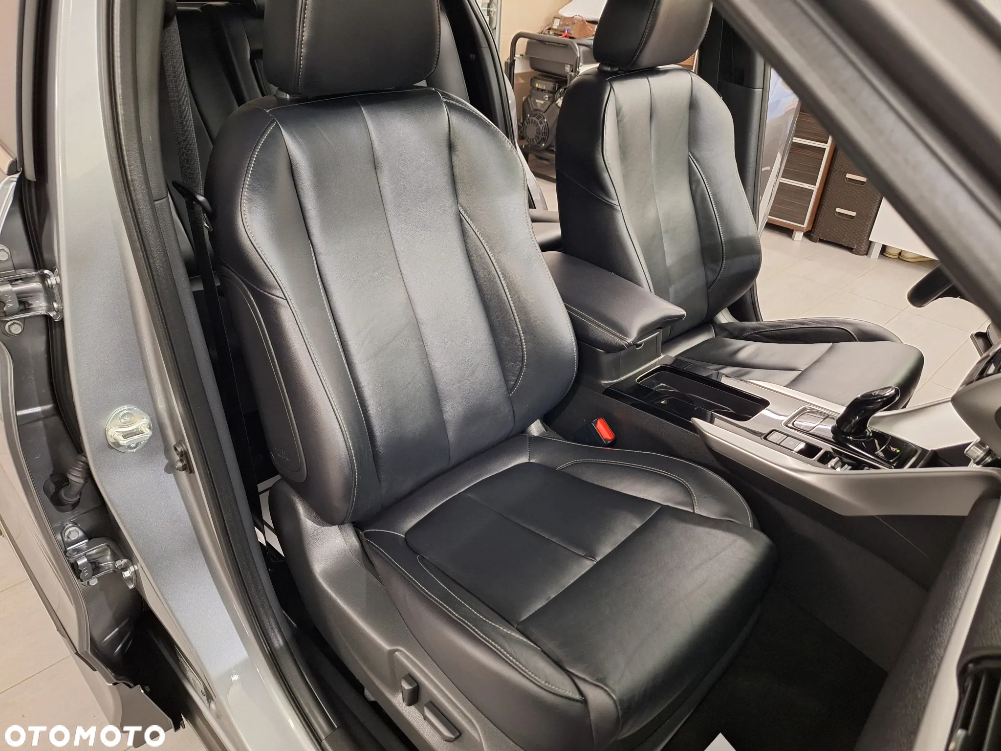 Mitsubishi Eclipse Cross Plug-In Hybrid 4WD Top - 29