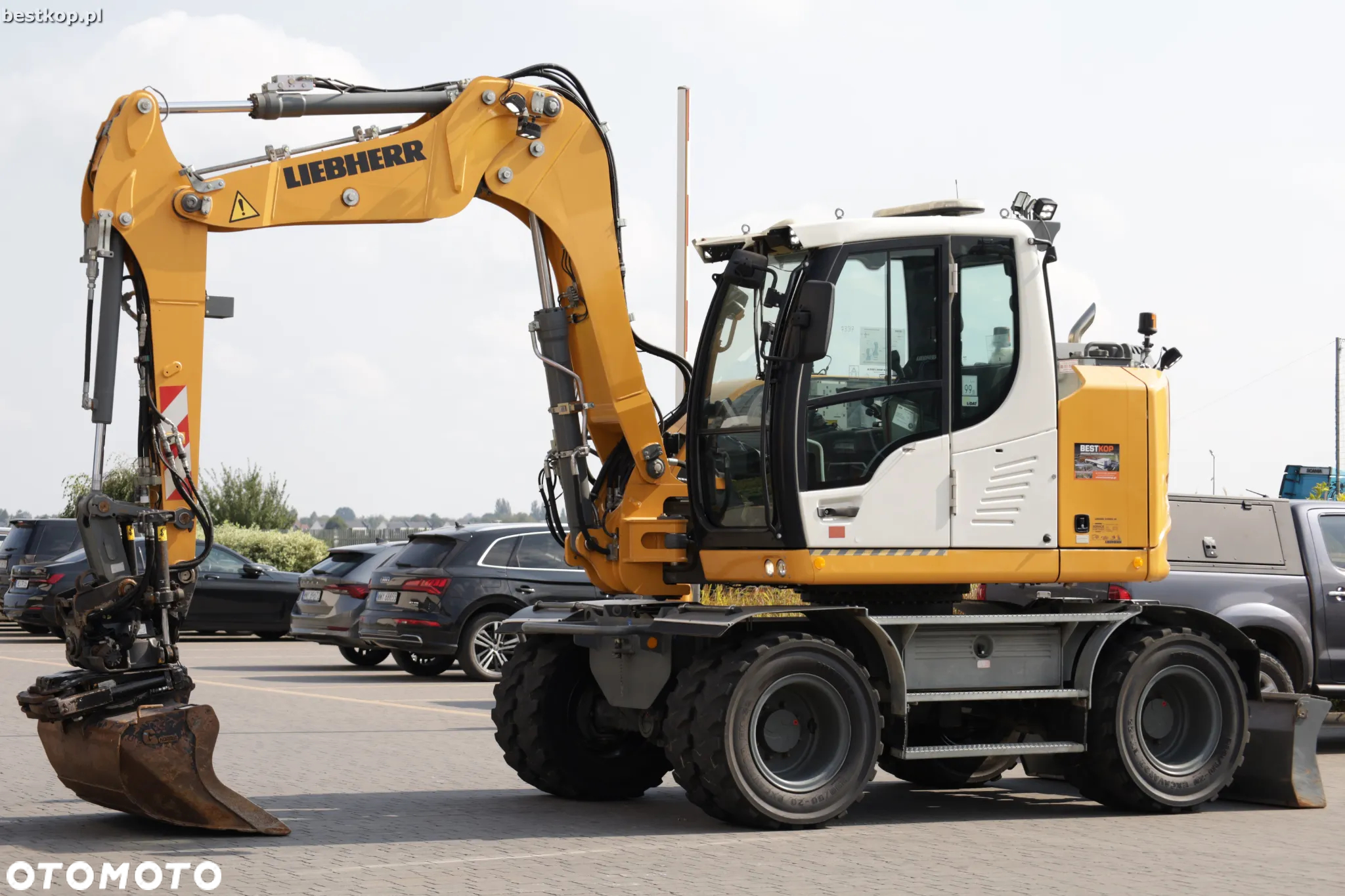 Liebherr A910 Compact Litronic - 13