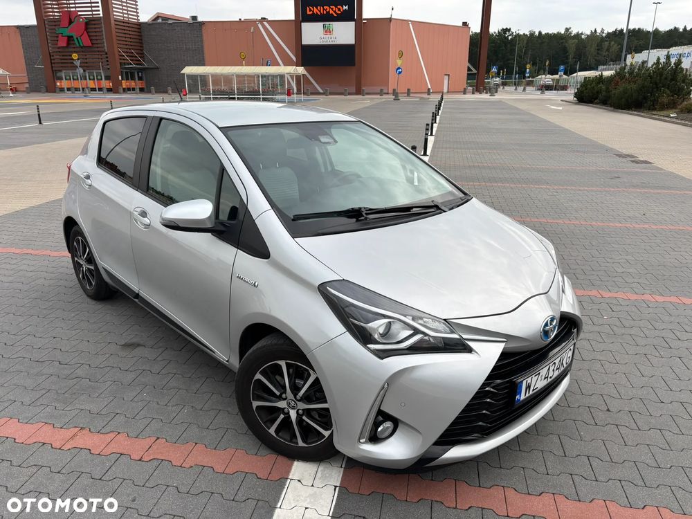 Toyota Yaris Hybrid 100 Active EU6 - 15