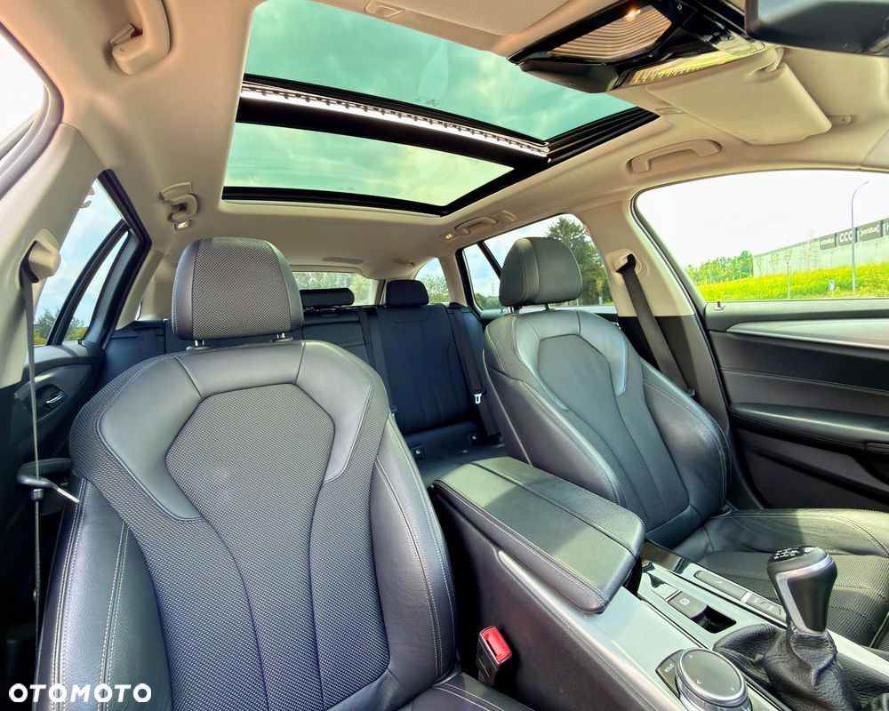 BMW Seria 5 520d Sport Line - 11