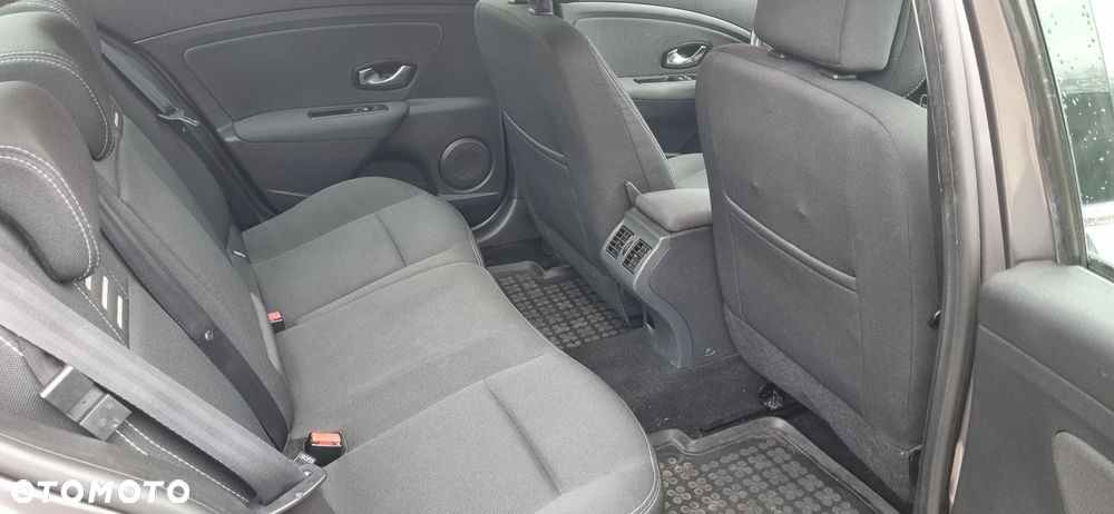 Renault Fluence 1.6 16V Color Edition - 9