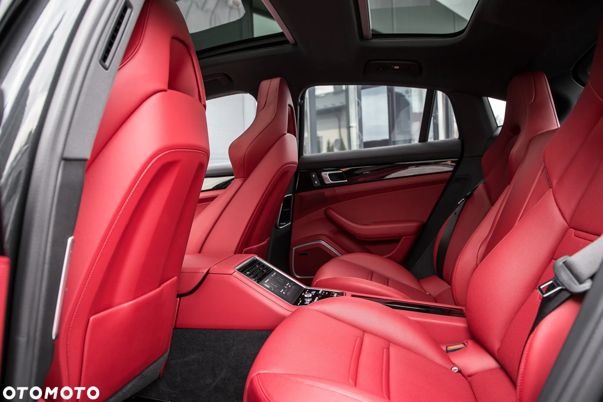 Porsche Panamera 4S Executive - 32