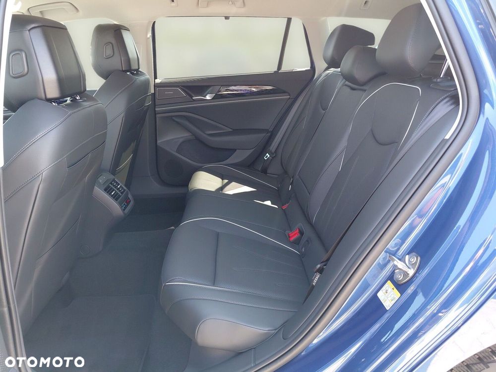 Volkswagen Passat - 15